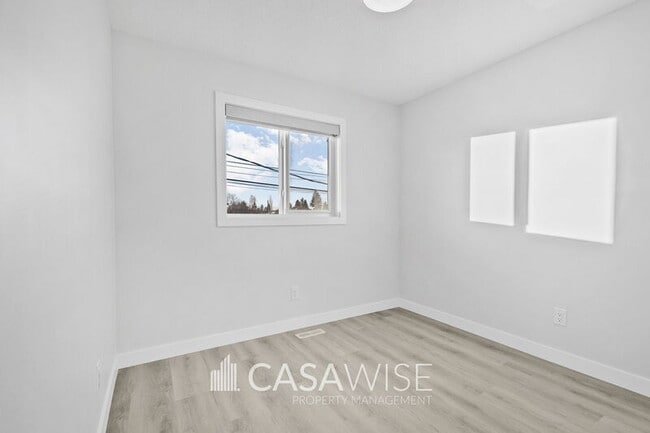 Photo - 10250-102157 157 St NW