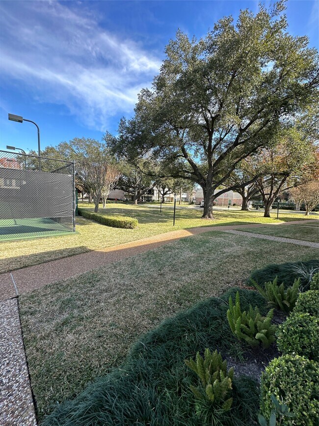 Photo - 10378 Briar Forest Dr Unit 32/5