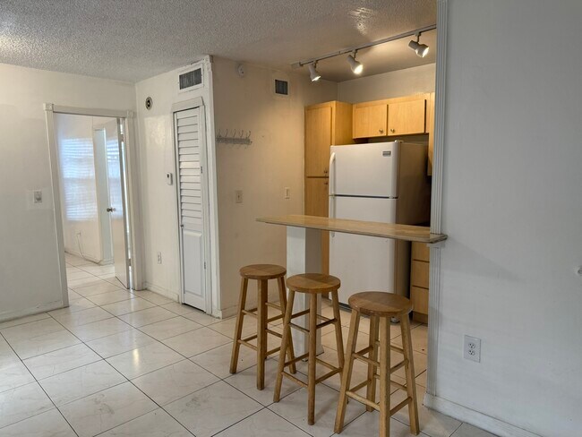 Photo - 1525 NW 19th Ter Unit 2