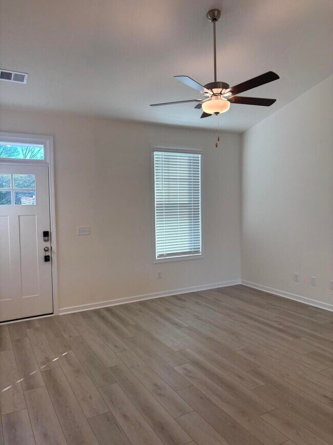 Photo - 372 Acorn St