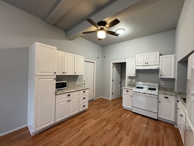 Photo - 141 E Fairfield Ct