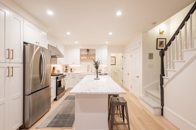 Building Photo - 57 Appleton St Unit 1