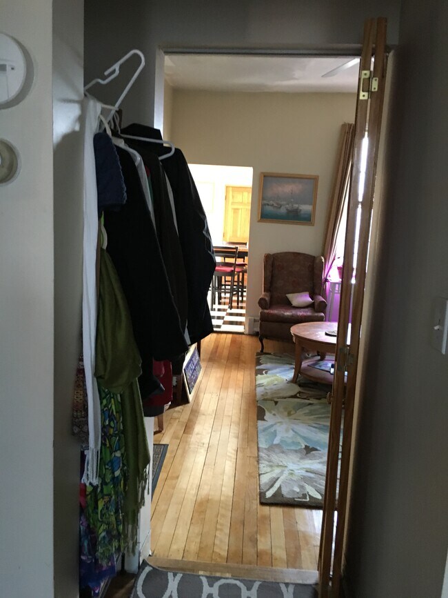 Photo - 125 London St Unidad Apartment 2