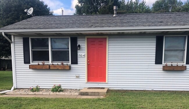 Building Photo - 1510 Dot Street Unit A Rental