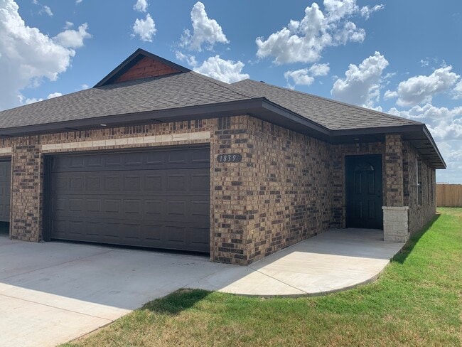 Building Photo - 1839 Cypress Ln