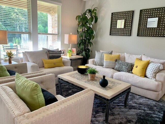 24207 Oakdale Hls
