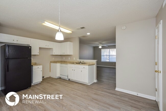 Photo - 325 Coral Cir