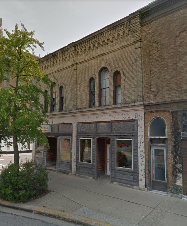 Foto principal - 405 W Milwaukee St