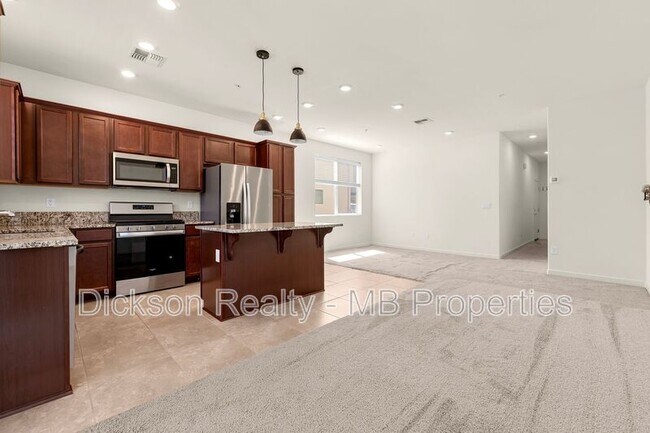 Photo - 520 Logan Jacob Ln