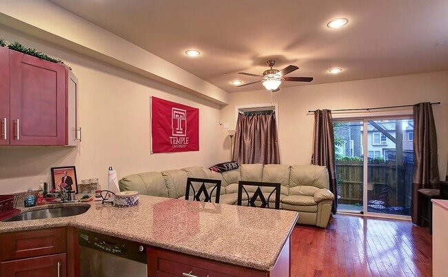 Dinner Room - 1708 Fontain St