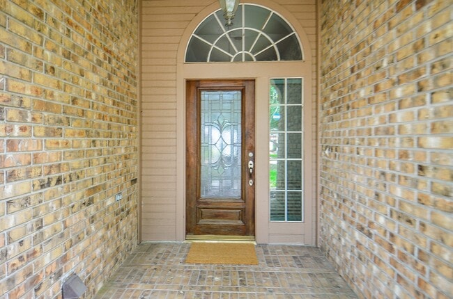 Building Photo - 1631 Berkoff Dr