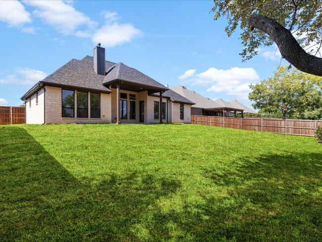 Photo - 8101 Oak Hollow Dr