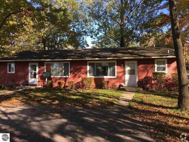 Building Photo - PHOTOS COMING SOON!!! Newly Remodeled 2 Be... Rental