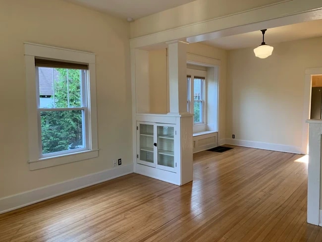 Photo - 430 S Henderson St