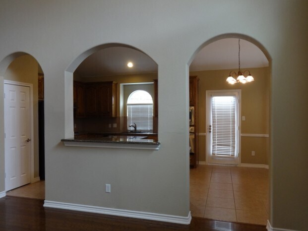 Photo - 808 Warwick Ct