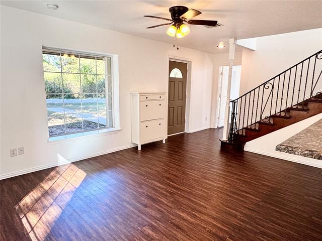 Photo - 921 Bradleys Bend