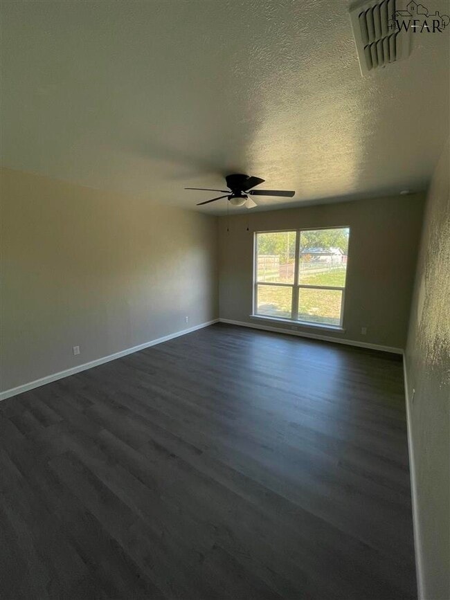 Photo - 5001 Lakefront Dr