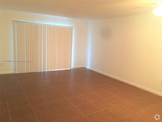 Building Photo - 15205 NE 6th Ave Unit D104 Rental