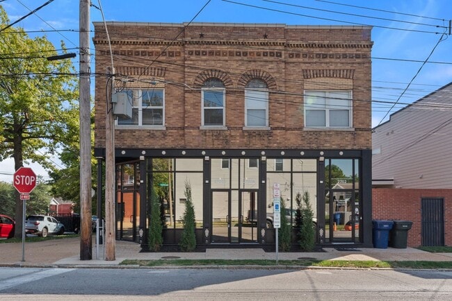 Building Photo - 2700-2702 Macklind Unit 2700 Macklind Ave 2F
