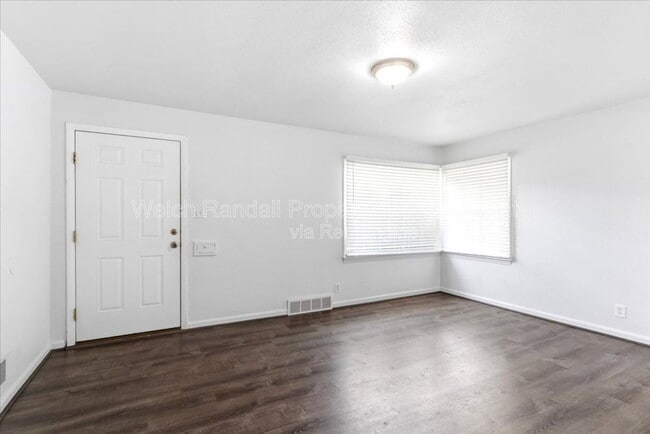 Photo - 2709 Gramercy Ave
