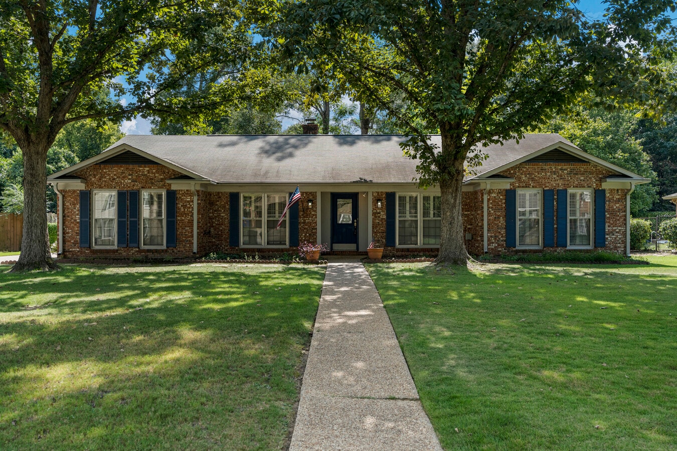 Photo - 5827 Winvelly Dr House