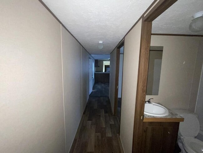 Photo - 555 Crandlemire Rd