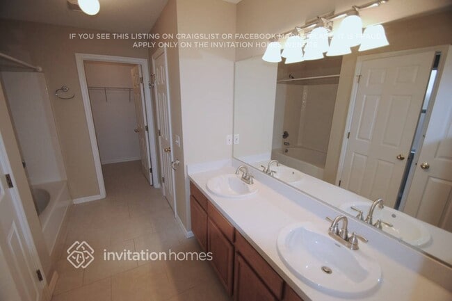 Photo - 1064 Kingfisher Way