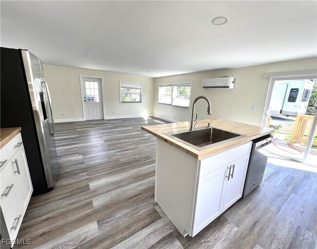 Photo - 19381 Durrance Rd