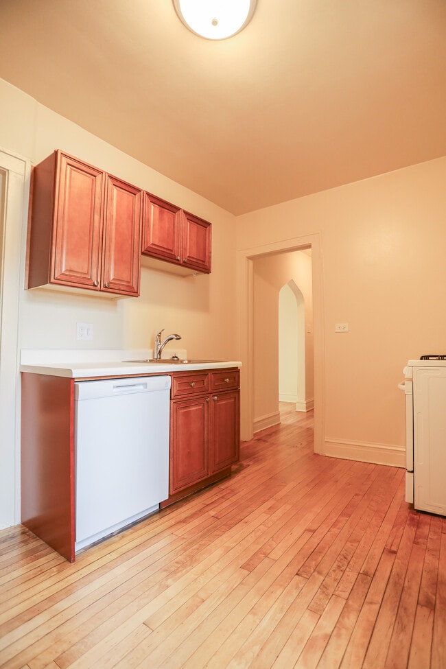 Building Photo - 2944 N Seeley Ave Unit #3