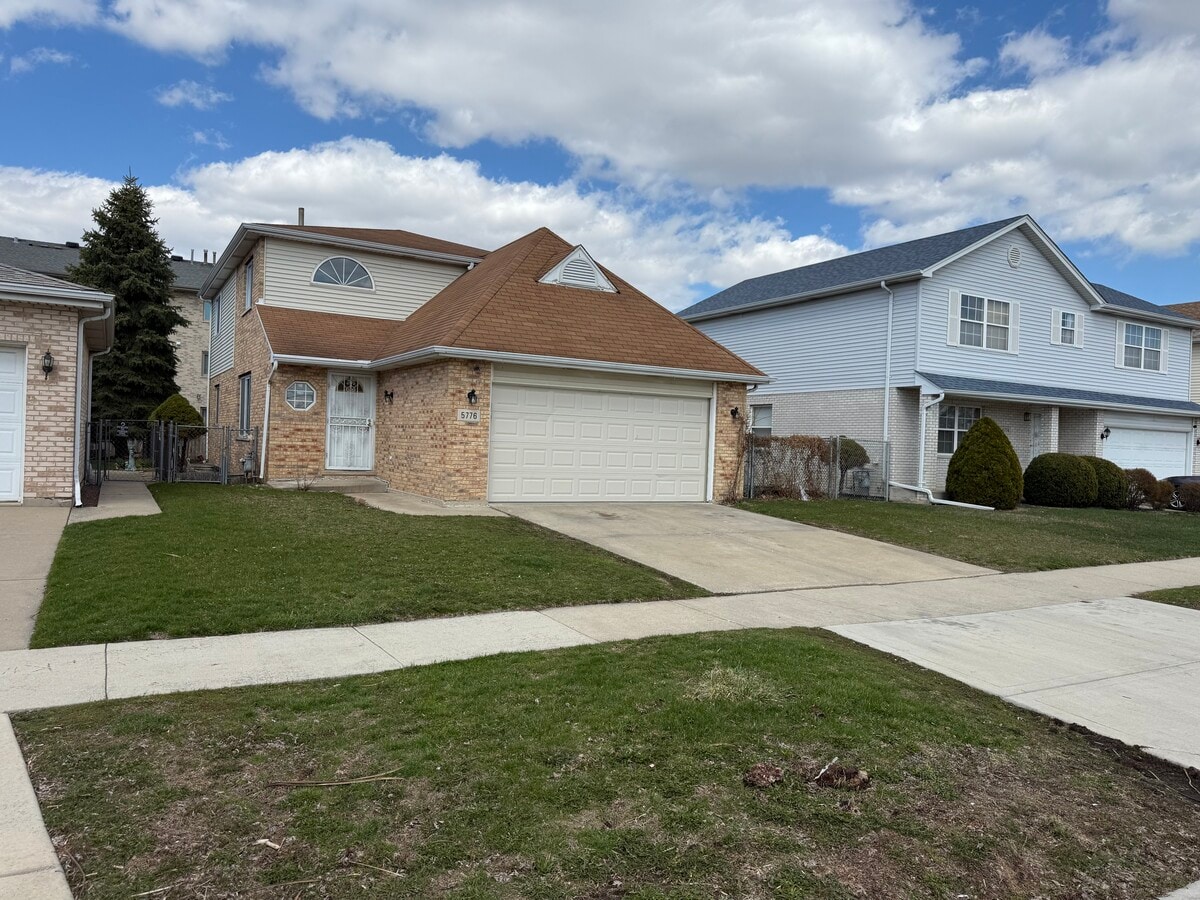 Photo - 5776 W 77th St