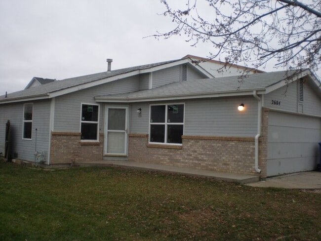 Tri-level Home with 4 bedrooms in Loveland! - Tri-level Home with 4 bedrooms in Loveland!