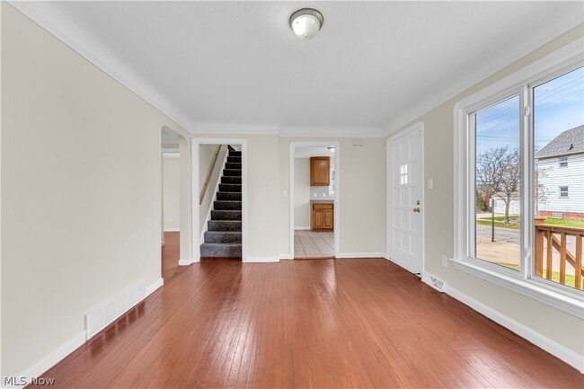 Photo - 10518 Langton Ave