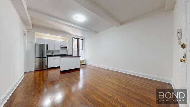 Photo - 140 E 46th St Apartment Unit 3P