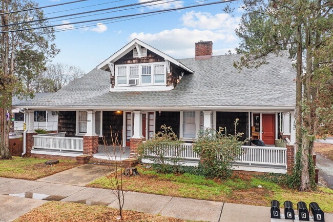 Building Photo - "Charming Historic 2-Bed Oasis in Durham –... Unit Apt D