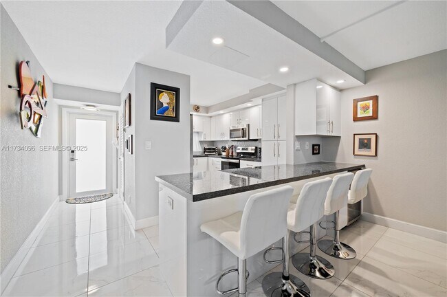 711 S Hollybrook Dr Unit 109