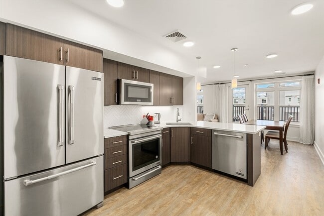 Building Photo - 20 Penniman Rd Unit P3