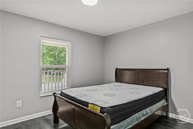 Photo - 140 Cumberland Ct