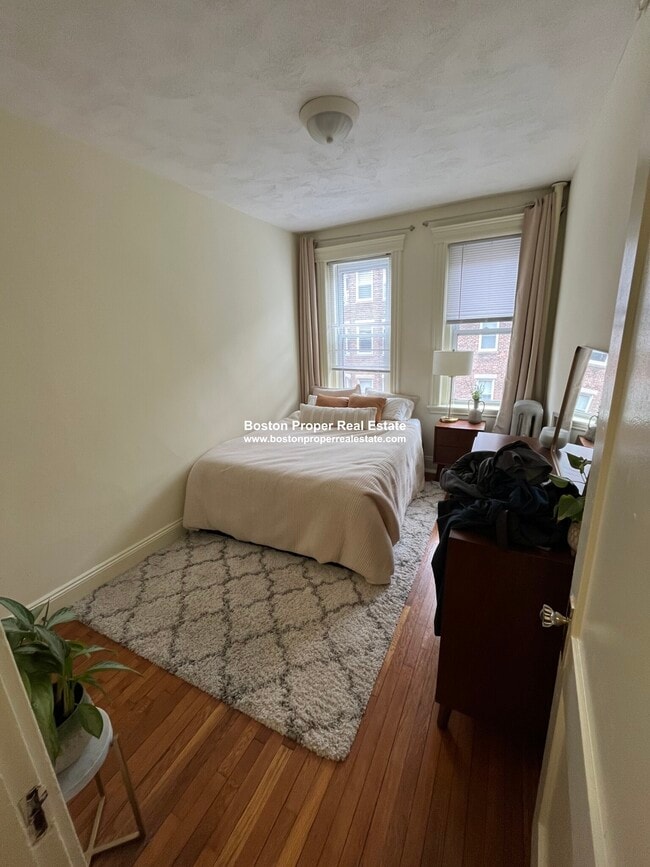 Photo - 124 Peterborough St