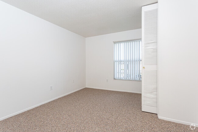 Primera habitación - University Apartments