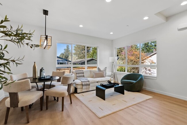Building Photo - Modern Elegance in the Heart of Wallingford