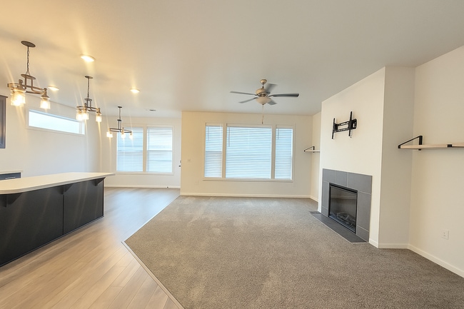 Photo - MOVE IN READY! Welcome Home! 3 bed/2 bath in West Richland