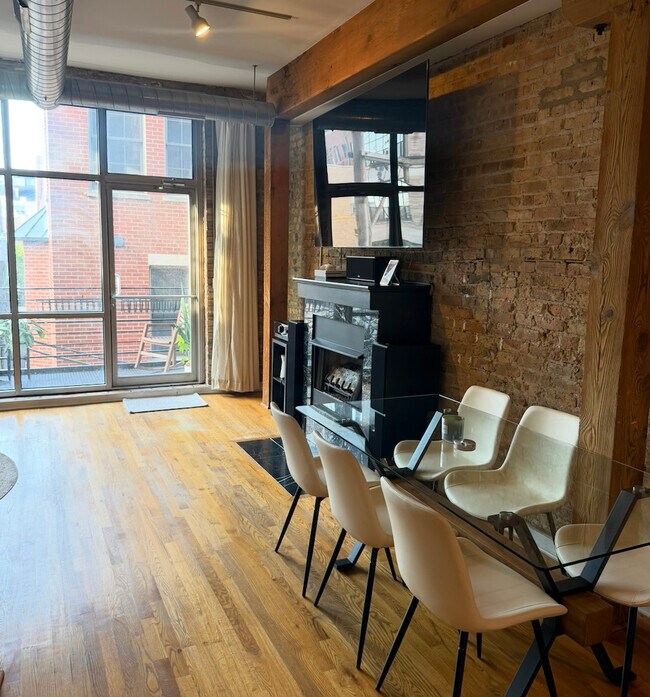 Photo - 1344 W Madison St