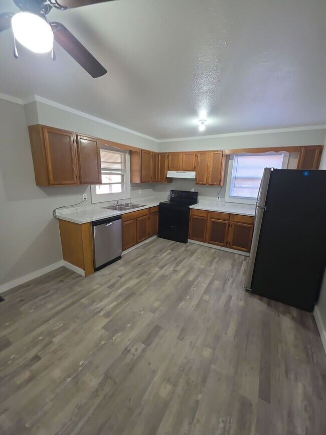 Photo - 3-Bedroom Single-Family Home with Hardwood Floors and Carport in Sparta