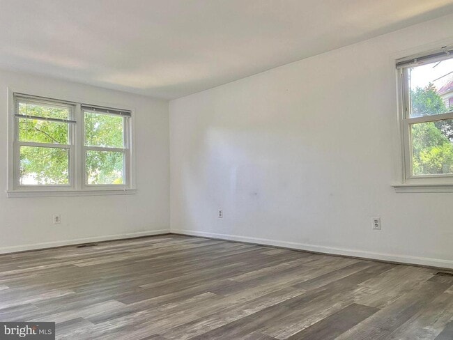 Building Photo - 7351 Crestleigh Cir