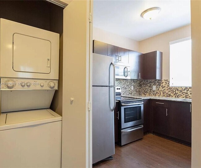 Photo - 5416 NE 1st Ct Unit 2