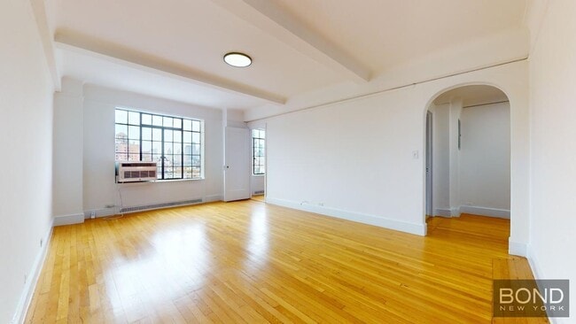 Building Photo - 1 Christopher St Unit 11E Rental