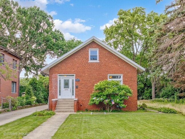 Photo - 36 E Touhy Ave