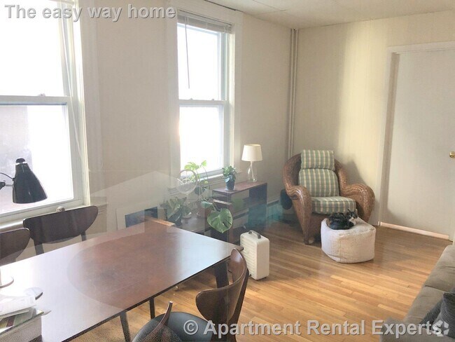 Building Photo - 20 Mossland St Unit 1 Rental