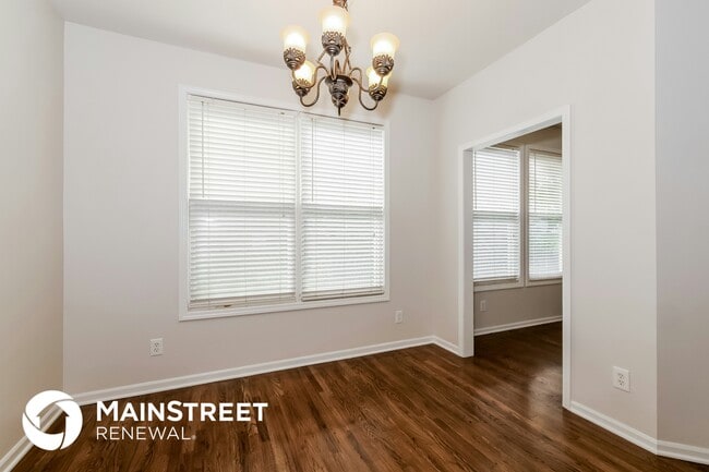 Photo - 1411 Russell Road