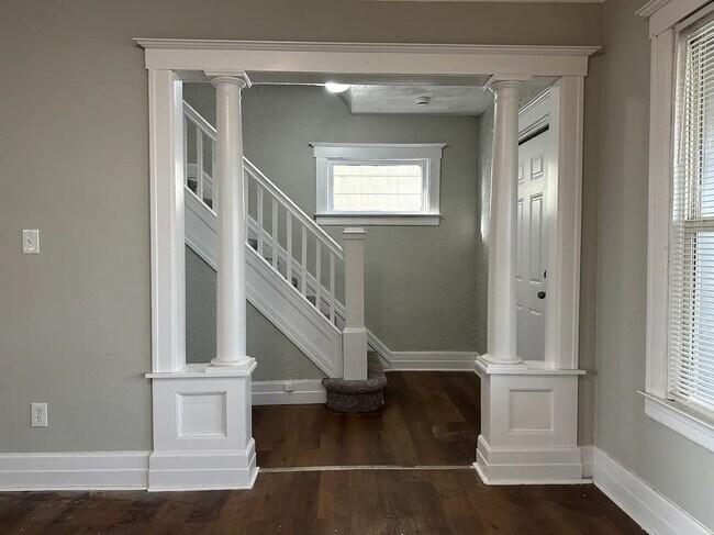 Photo - 242 Ferris St